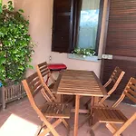 Lallas Home With Garden And Lake View
