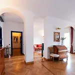 Como City View Apartment