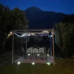 Como Lake Holiday Home