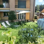 A Due Passi Dal Lago