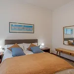 Lovely & Quiet Apartment - With Balcony & Parking