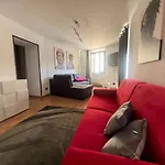Apartment In Central Square With Lake View