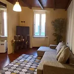 Daisy Apartment In Centro A Como