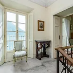 Lussuosa Villa Sulle Sponde Dello Splendido Lago Di Como