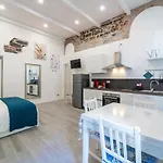 Modern Apartment At Via Carloni By Wonderful Italy