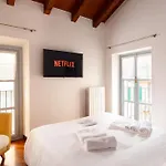 Luxury Apartment + Private Parking - Como Center