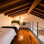 Luxury Apartment + Private Parking - Como Center