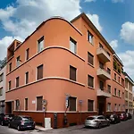 Pop House - Spacious Flat Next To Cathedral & Lake