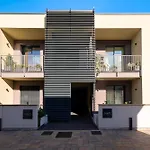 Aria Bellagio - Boutique Apartment With Lake View - Free Late Check-Out, Parking, Early Check-In