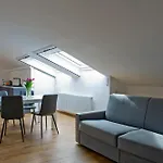 Sky View Apartment