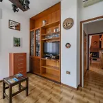 Esclusiva Casa Vacanze A Olcio Con Vista