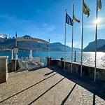 Renzo E Lucia Lake View Apartment