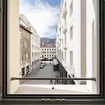 Palazzo La Cortesella - Modern Design & Central Location