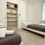 Paloma Center Town Apartment