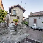 Petra Apartment In Civenna By Wonderful Italy