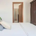 Sunny Varenna Apartment