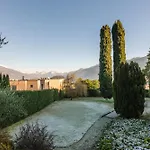 Regal Villa With Como Lake View And Free Parking