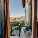 Regal Villa With Como Lake View And Free Parking