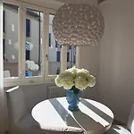 The Window On The Theatre And The Cathedral - Luxury Apartment