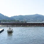 Appartamento Esclusivo Fronte Lago, In Centro A Como Con Garage