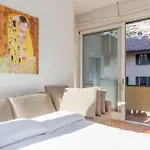 Joivy Apartments By The Lake