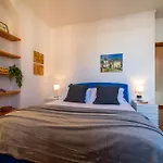 Gerbett Apartment With Terrace By Wonderful Italy