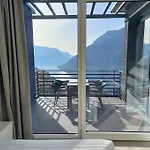 Como Lake Panorama, Nesso