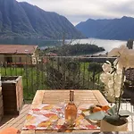 Lo Scorcio Sul Lago