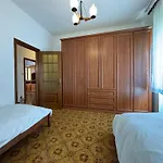 Apartment At Few Steps From The Lake - Larihome A16