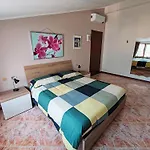 Silla House - A Due Passi Dal Lago