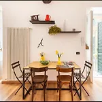 Piazza Volta Apartment