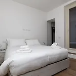 Piazza Del Lago Suites