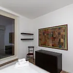 Piazza Del Lago Suites