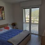 Casa di Sofia e Oscar Lago di Como Canzo