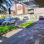 Rory House - Como