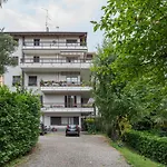 Como Cozy Studio Apartment