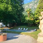 Lake View Apartment With Pool, Garden And Parking