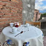 Moni\'S House