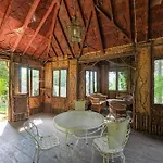 Villa Jolanda By Reste Italy