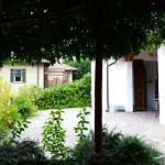 Wisteriaroom