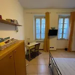 Como Lake Apartment