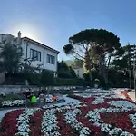 Como Lake Apartment