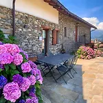 La Volta - Ancient Molino Maufet Watermill On Lake Como - Patio On The Garden