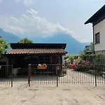 Villa Il Melograno Apartment 1 With Lake Access