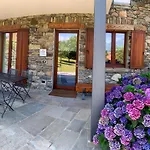 La Roggia - Ancient Molino Maufet Watermill On Lake Como - Patio On The Garden
