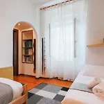 Doriana\'S House With Garden & Parking