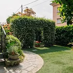 Doriana\'S House With Garden & Parking