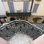 Medioevo I - A Due Passi Dal Duomo