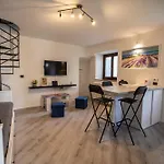 Il Borgo Sul Lago Di Como