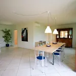 Villa Grel - By Myhomeincomo